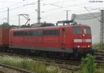 151 013 durchfährt am 27.07.2005 Magdeburg Hbf mit einem GZ.