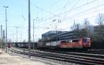 151 022-1 DB kommt aus Richtung Köln,Aachen-Hbf mit einem langen LKW-Zug aus Verona(I) nach Zeebrugge(B) und fährt in Aachen-West ein bei schönem Frühlingswetter am 9.3.2014.