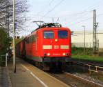 151 103-9 DB kommt durch Kohlscheid mit einem langen gemischten Güterzug aus Osnabrück nach Kortenberg-Goederen(B) und fährt die Kohlscheider-Rampe hoch nach Aachen-West bei