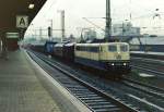 151 146 mit Güterzug Richtung Eichenberg am 25.09.1993 in Göttingen