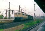 151 149 mit Güterzug Richtung Eichenberg am 25.09.1993 in Göttingen