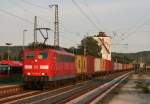 151 058 mit KT 50330 (Burghausen Wackerwerk–Maschen Rbf) am 20.05.2014 in Neumarkt (Opf), aufgenommen vom Bahnsteigende