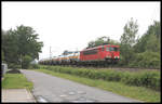 155013-6 fährt hier mit einem Tankwgenzug am 20.6.2019 um 8.46 Uhr am Ortsrand von Hasbergen in Richtung Osnabrück.