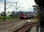 155 120-9 fuhr mit ihrem Containerzug aus Richtung Pirna komment durch Heidenau.30.06.07.