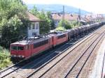 155 072 und eine Schwestermaschine (welche abgerstet berfhrt wurde)bringen einen Kesselwagenzug von Nrnberg nach Grokorbetha.