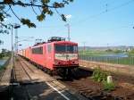 155 219 mit einem Containerzug auf der Elbebrcke bei Niederwartha - 28.04.2004  