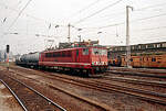 DR 250 040 am 19.09.1991 in der Nähe des Hbf. Halle/Saale.