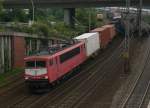 155 093 mit Containerzug in Harburg.