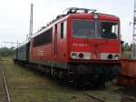 155 001 mit den Wagen 50 80 38-14 641-3 sowie 50 80 28-11 100-5 am 3.10.2008 am Tag der offenen Tr im ehemaligen Bw Berlin- Schneweide  