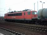 155 135-7 mit einem Kesselwagenzug in Berlin Schnefeld Flughafen am 04.02.05