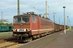 DR 155 092-0 mit Gterzug, Radebeul-Ost, 06.08.1993