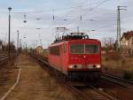 155 195-1 kommt am 29.11.2009 mit einem Umleitergterzug durch Lbebnau/Spreewald gefahren.