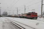 155 108-4 mit Kesselwagen aus Stendell kommend am 15.02.2010 in Passow