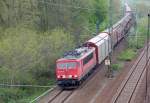 155 229 durchfhrt am 04.05.10 mit einem Autoteilezug von Leipzig kommend Holzweissig Richtung Bitterfeld.