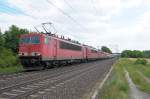 Auf dem Weg zum Hp Thngersheim berraschte mich am 23.06.10 die 155 195 mit 048 + 140 833 + 185 224 + 140 423 + 185 169 + 185 274 + 152 138 + 140 043 und 459 nach Bebra   
