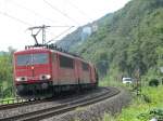 155-194 am 4.8.10 mit einer weiteren 155 und einem Gterzug bei Koblenz.
