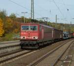Ein  Energiecontainer  der DB, die 155 109 durcheilt den Bahnhof Brackwede am 29.10.2010.