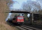155 091-2 mit Kesselwagen am 16.3.11 unter der Fugngerbrcke zum Naherholungsgebiet in bach - Palenberg