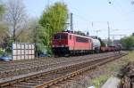 155 107-6 mit einem auf der Relation Hameln - Altenbeken - Hamm umgeleitetem Gemischtwarenladen, am Liboriberg in Paderborn, 18.04.2011.