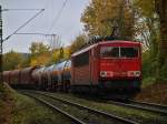155 043-3 leistet am 03.11.2010 einer Cobra mit einem langen Gterzug am Hacken auf der Montzenrampe von Aachen West zum Gemmenicher Tunnel Schubhilfe.