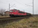 155 101 mit 2 Wagen wartet auf Ausfahrt am 10.1.12