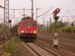 Am 12.06.2013 kam 155 243 mit einem leeren Autozug durch den Messebahnhof Hannover/Laatzen.