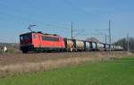 155 182 führte am 20.03.14 einen Containerzug durch Burgkemnitz Richtung Bitterfeld.