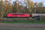 155 135-7 auf der KBS 485 bei Übach-Palenberg am 1.11.2014 im Letzten Licht mitgezogen