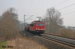 155 204 am 20.03.2015 mit einem Kurzen Mischer gen Erfurt bei der Einfahrt Weimar.