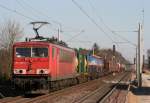 155 086 mit EZ 51982 (Hagen-Vorhalle–Maschen Rbf) am 22.03.2012 in Radbruch, aufgenommen vom Bahnsteigende
