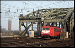 155245 kam am 12.3.1997 um 15.27 Uhr mit einem Regionalzug von der Hohenzollernbrücke in den HBF Köln.