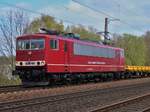 Cargo Logistik Rail Service GmbH  155 103-5 (NVR: 91 80 6 155 103-5 D-CLR) am 06.04.2017 Bückeburg nach Westen passierend...