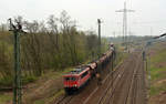 Mittlerweile sind alle Loks der Baureihe 155 an den Lokvermieter Railpool verkauft und werden von der DB zurückgemietet. Mit einem gemischtenGüterzug rollt 155 273 am 05.04.17 durch Holzweißig Richtung Bitterfeld.