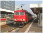 Am 29.03.2007 fuhr 155 126 mit einem Gterzug durch den Bahnhof Frankfurt am Main-Niederrad und berraschte dabei dermaen, da mir keine Zeit zur Auswahl des Fotostandpunktes blieb, eben ein echter