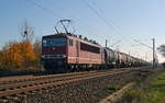 250 137 der LEG schleppte am 10.11.19 einen Kesselwagenzug durch Greppin Richtung Dessau.