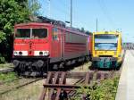 Die 155 055-7 mit noch einer 155 abgestellt auf dem Bahnhof in Neustrelitz neben den beiden steht noch eine VT 650.52 ein Triebwagen von der Ostdeutschen Eisenbahn