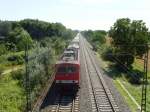 155 116-7 (ohne DB Logo) zieht einen Containerzug durch Schliengen. 31.07.07