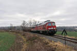 EBS 232 239 brachte am 15.12.2021 155 046 und zwei Flachwagen nach Karsdorf zur Reperatur bzw.