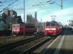 Jetzt hat 155 014-4 uf Gleis 3 umgesetzt, whrend
146 108-6 ihren RE nach Rheine weiterschiebt.
Februar 2008 im Bahnhof Peine