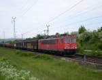 155 125 ist am 20.05.2008 mit einem gemischen Gterzug Richtung Halle (S) unterwegs. Das Bild entstand an der Blockstelle Steinberg an der Blankenheimer Rampe. 