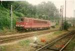 Lok 155 176 stand 19.08.1996 im damaligen Bahnhof Sassnitz Hafen.