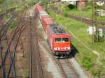 Am 14. Mai 2008, fuhr 155 113, mit einem Containerzug, in den Rangierbahnhof Halle Saale ein.