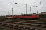 155 191-0 und SU 46-011 am 19.11.2008 im Bahnhof Cottbus