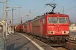 155 191-0 zieht mit einer Schwesterlok einen Gterzug durch den Bahnhof Schwerin. 30.12.2008