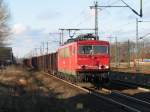 155 223-1 zieht einen Gterzug durch Ludwigslust. 20.01.2009