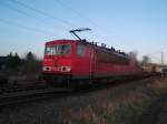 155 237-1 fhrt am 25.01.09 gemchlich mit ihrem Containerzug  bei Altenfelde im GWB um die berholung von RE 21425 abzuwarten.