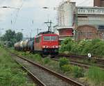 155 168-8 mit ihren Kesselwagen Richtung Bitterfeld am 22.05.2009