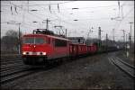 Misstwetter.... 155 015 (9180 6155 015-1 D-DB) durchfhrt mit einem langen Gterzug den Bahnhof Schwerte(Ruhr) zum Rangierbahnhof Hagen-Vorhalle. (12.12.2009)