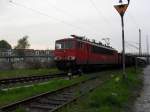 155 159 Bei der Ausfahrt aus Wismar am 29.4.10