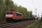 155 214 zog am 29.04.2010 einen Gterzug von Ratenhow anch Seelze hier in Gifhorn